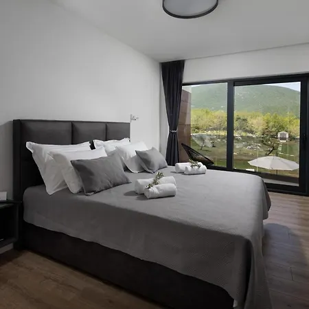 Вилла Nella Foresta With Private 66sqm Heated Pool, Whirlpool, Tennis Court, Gym, Billiards, 4 En-suite Bedrooms Radosic (Sinj)