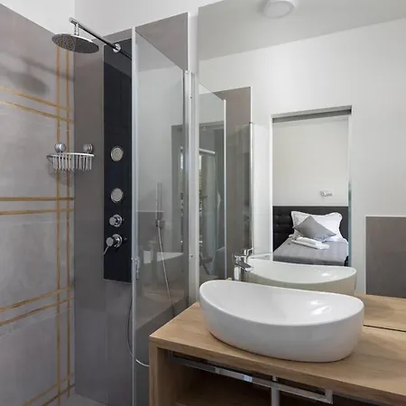 Вилла Nella Foresta With Private 66sqm Heated Pool, Whirlpool, Tennis Court, Gym, Billiards, 4 En-suite Bedrooms
