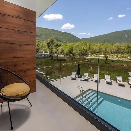 Вилла Nella Foresta With Private 66sqm Heated Pool, Whirlpool, Tennis Court, Gym, Billiards, 4 En-suite Bedrooms Radosic (Sinj)