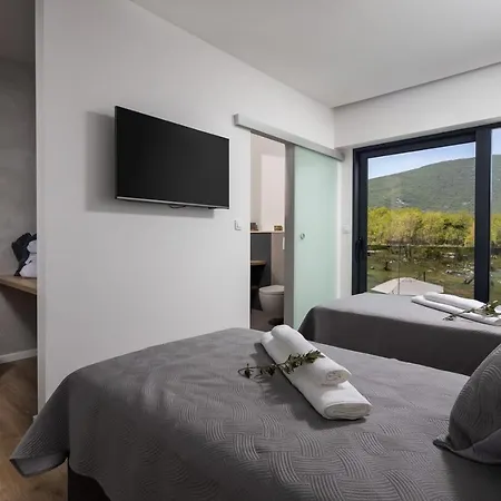 Nella Foresta: Luxury Forest Retreat With Heated Pool & Tennis Court Villa