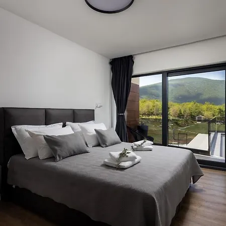 Nella Foresta With Private 66sqm Heated Pool, Whirlpool, Tennis Court, Gym, Billiards, 4 En-suite Bedrooms * Radosic (Sinj)