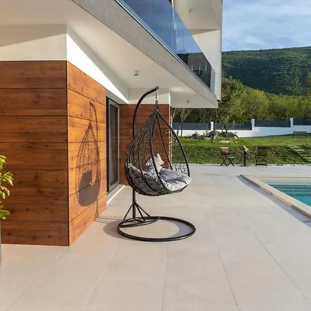 Nella Foresta: Luxury Forest Retreat With Heated Pool & Tennis Court *