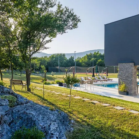 Nella Foresta With Private 66sqm Heated Pool, Whirlpool, Tennis Court, Gym, Billiards, 4 En-suite Bedrooms * Radosic (Sinj)
