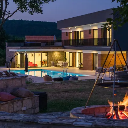 Вилла Nella Foresta With Private 66sqm Heated Pool, Whirlpool, Tennis Court, Gym, Billiards, 4 En-suite Bedrooms *