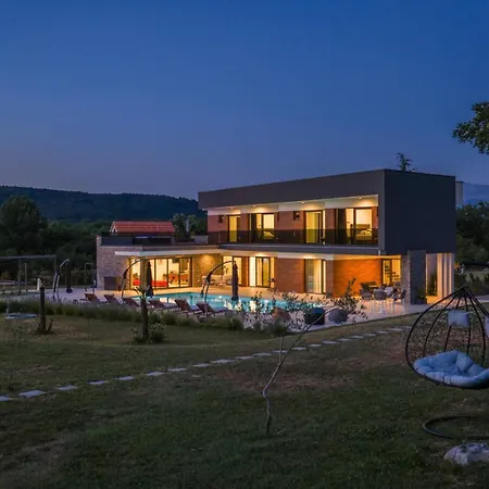 Nella Foresta With Private 66sqm Heated Pool, Whirlpool, Tennis Court, Gym, Billiards, 4 En-suite Bedrooms *