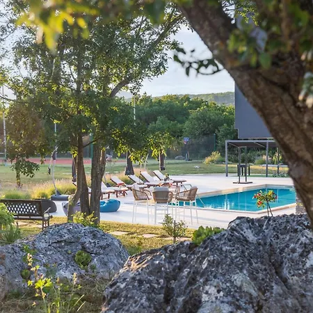 Nella Foresta With Private 66sqm Heated Pool, Whirlpool, Tennis Court, Gym, Billiards, 4 En-suite Bedrooms Вилла