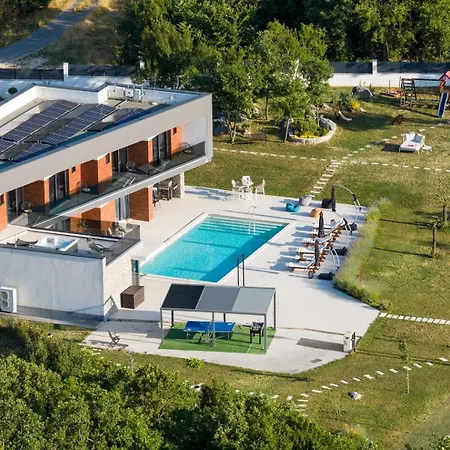 Вилла Nella Foresta With Private 66sqm Heated Pool, Whirlpool, Tennis Court, Gym, Billiards, 4 En-suite Bedrooms *