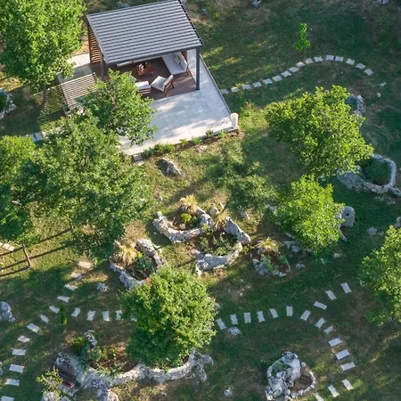 Villa Nella Foresta: Luxury Forest Retreat With Heated Pool & Tennis Court