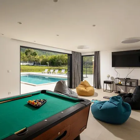 Nella Foresta With Private 66sqm Heated Pool, Whirlpool, Tennis Court, Gym, Billiards, 4 En-suite Bedrooms Вилла *