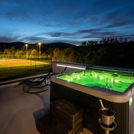 Nella Foresta With Private 66sqm Heated Pool, Whirlpool, Tennis Court, Gym, Billiards, 4 En-suite Bedrooms Вилла Radosic (Sinj)