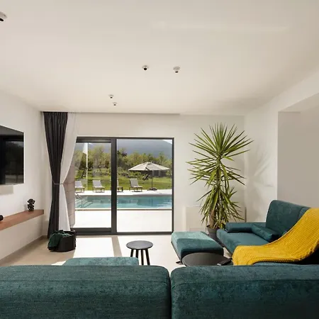Вилла Nella Foresta With Private 66sqm Heated Pool, Whirlpool, Tennis Court, Gym, Billiards, 4 En-suite Bedrooms Radosic (Sinj)